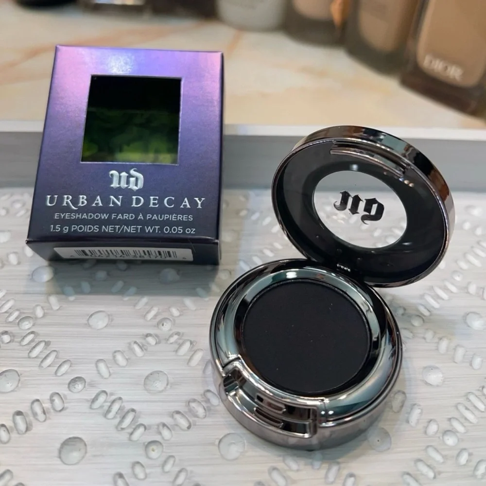 VAULTED FORMULA ~ Urban Decay ~ ‘BLACKOUT’ Eyeshadow Single ~ VERY RARE, & HTF